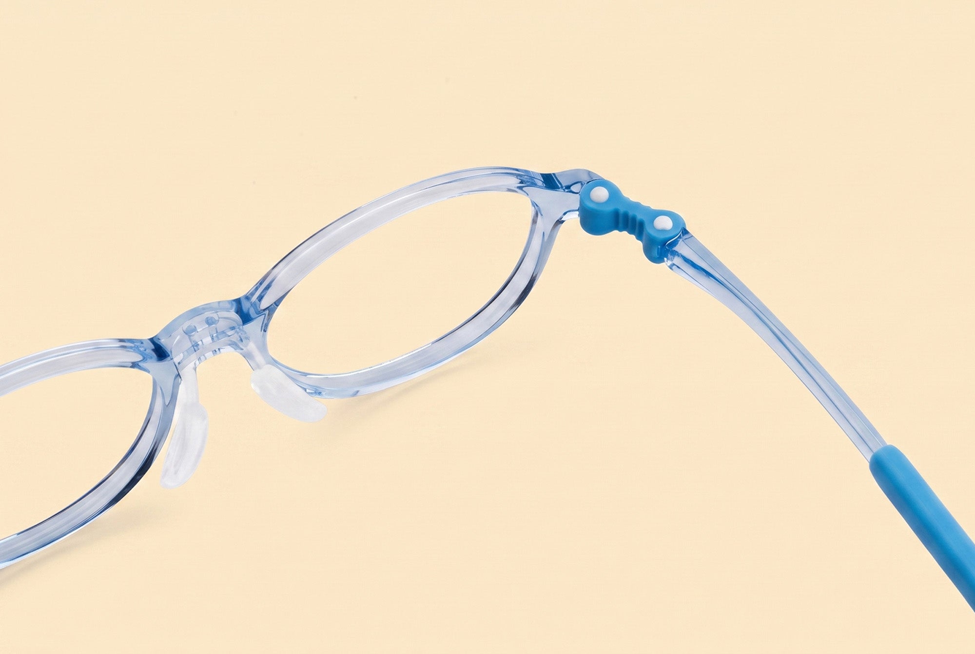 180° flexible. Kid-tough by design.